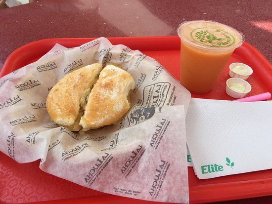 La Lucha Sangucheria Criolla